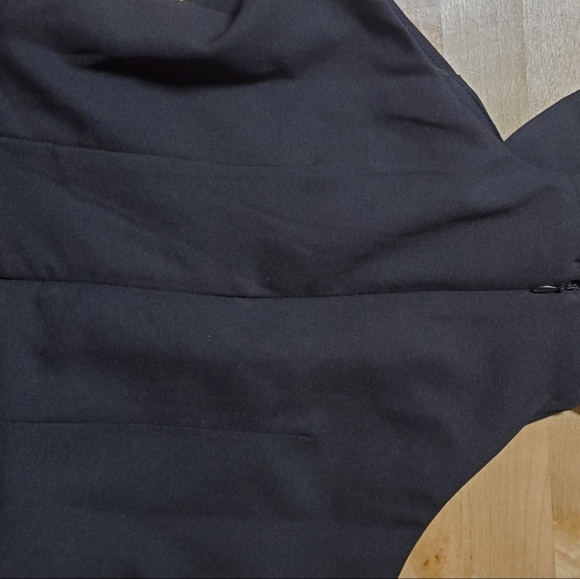 Sleek black romper - Picture 5 of 7